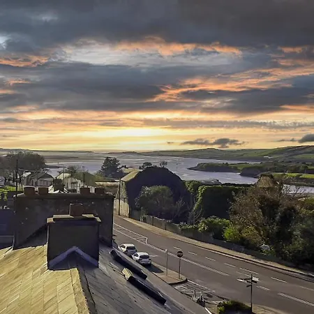 Wild Atlantic Way - Retreat - Sleeps 12 *