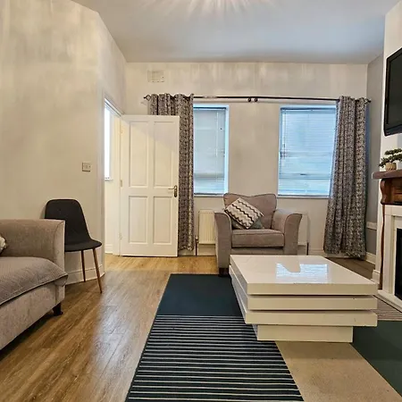 بيت للعطل Wild Atlantic Way - Retreat - Sleeps 12 باليشانون