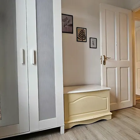 Wild Atlantic Way - Retreat - Sleeps 12 *