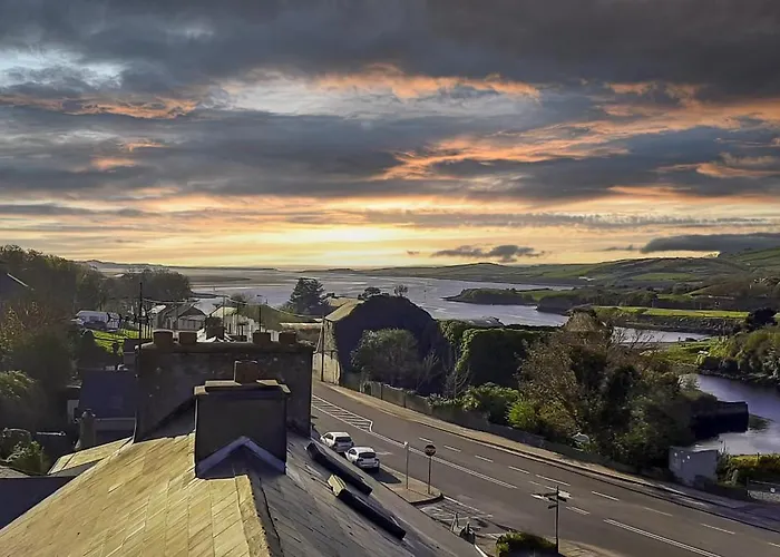 Wild Atlantic Way - Retreat - Sleeps 12 *